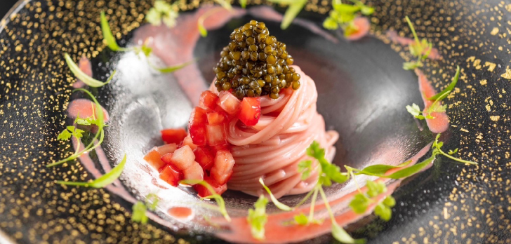 華やかに始まる「アンティパストワゴン」