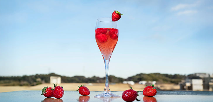 GLAMPROOK Strawberry Escape空と苺シャンパン